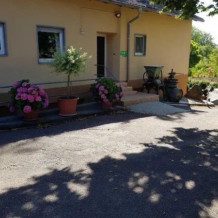 Rombachs Spatzennest Farm stay Herbolzheim