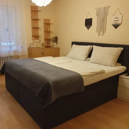 Rombachs Spatzennest *